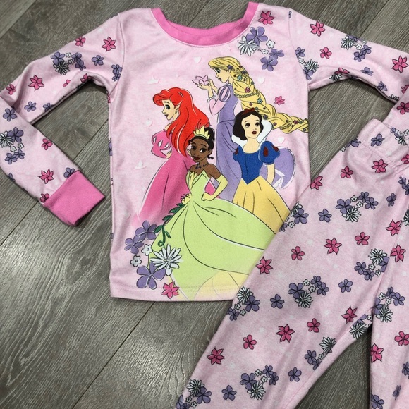 Disney princess pajama set - Picture 2 of 5